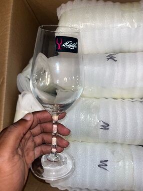 Riedel Clear Crystal Wine Glass - Transparent